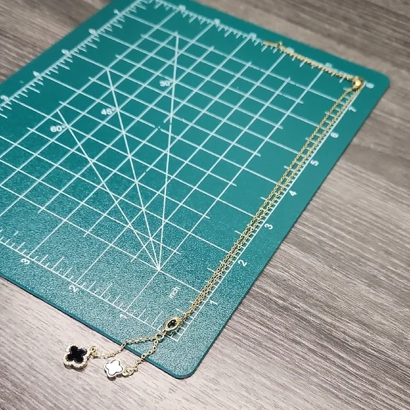 18k Gold Plated Stainless Steel Y-Shaped Black Clover Charm Necklace, Zircons - Picture 8 of 10